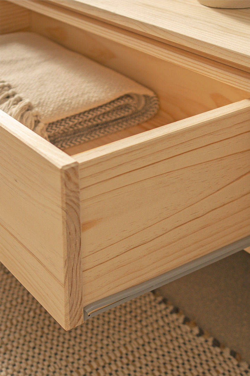 Imagen de ambiente 3 para:Aparador de madera maciza con cajones